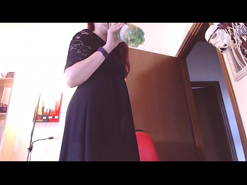 ❤️ Un escravo sumiso que adora as bragas sucias e deliciosas vese obrigado a masturbarse despois de ver este vídeo! Porno en nós ❤
