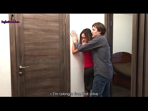 ❤️ Agente inmobiliario sexy sacude o coño e fode sensualmente mentres vende o seu apartamento - Krempai Porno en nós ❤