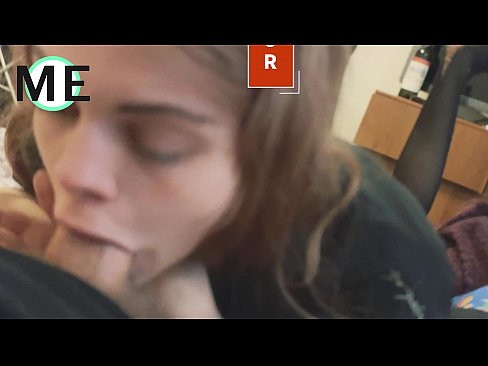 ❤️ Palo de garganta, pantalóns rasgados e tacóns rasgados agradable de coñecer Porno en nós ❤
