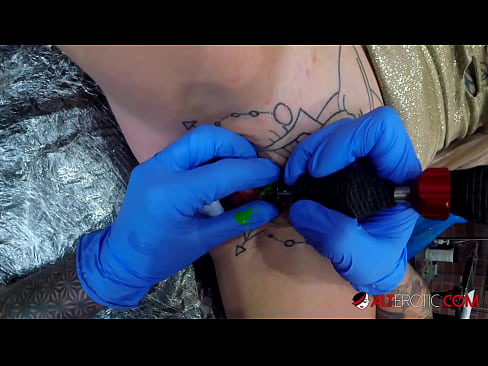 ❤️ Sully Savage, moi tatuada, tatuouse no clítoris Porno en nós ❤
