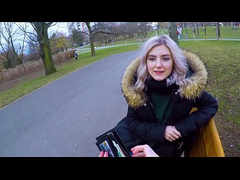 ❤️ Traga o semen quente dun estraño por diñeiro - mamada no parque de Eva Elfie Porno en nós ❤